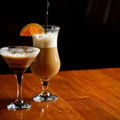 Najlepsze drinki z kawą, które zachwycą Twoich gości i Ciebie