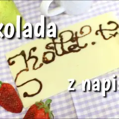 Jak zrobić literki z czekolady na tort - proste i efektowne sposoby