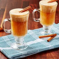 Rozgrzewające drinki na jesień, które zachwycą Twoje zmysły