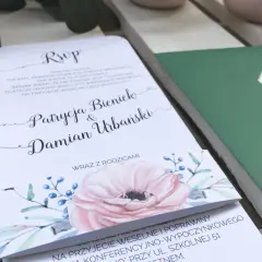 Jak ładnie wypisać zaproszenie, by zachwycić gości elegancją