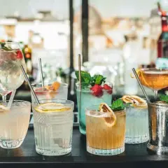 Najlepsze drinki na wesele: orzeźwiające przepisy na niezapomniane chwile