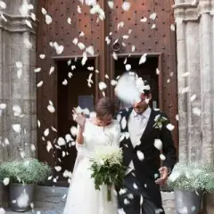 Ile tub konfetti przed kościołem? Jak uniknąć chaosu w trakcie ceremonii
