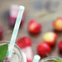 Najlepsze drinki w słoikach, które zachwycą Twoich gości na imprezie