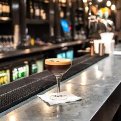 Jak zrobić idealne espresso martini - przepis, składniki i porady