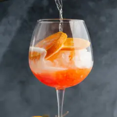 Najlepsze przepisy na drinki z cydrem, które zaskoczą Twoich gości