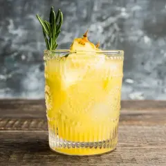 Pyszne drinki z martini: odkryj wyjątkowe przepisy na koktajle