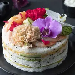 Jak zrobić tort sushi - prosta receptura i dekoracje, które zachwycą