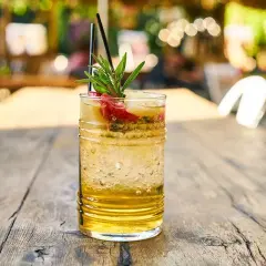 Najlepsze drinki na panieński, które oczarują Twoje przyjaciółki