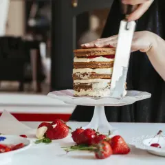 Ile tynku na tort kalkulator – uniknij marnotrawstwa składników
