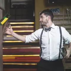 Jakie są ceny drink barów na weselu i co zawierają pakiety?