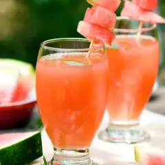Orzeźwiające drinki arbuzowy z wódką na każdą letnią imprezę
