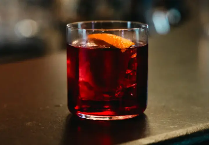 Najlepsze drink bary w Poznaniu: Gdzie znaleźć wyjątkowe koktajle