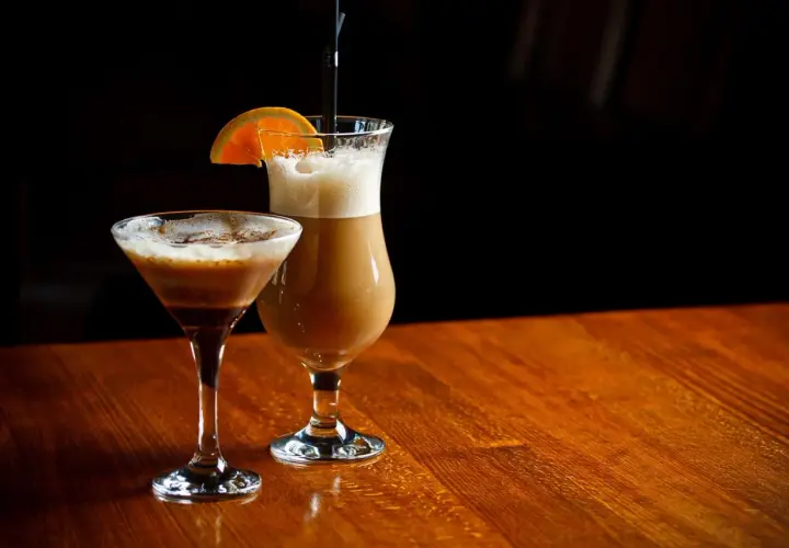 Najlepsze drinki z kawą, które zachwycą Twoich gości i Ciebie