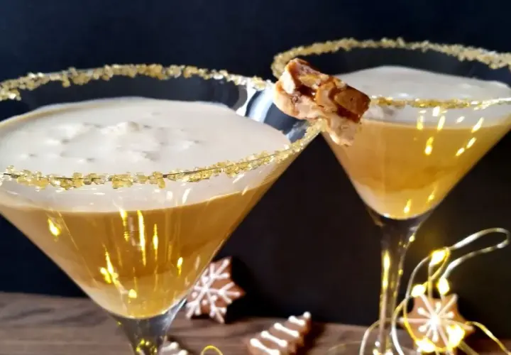 Najlepsze drinki z likierem karmelowym, które zachwycą Twoich gości