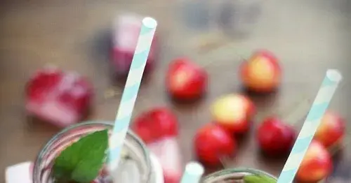 Najlepsze drinki w słoikach, które zachwycą Twoich gości na imprezie
