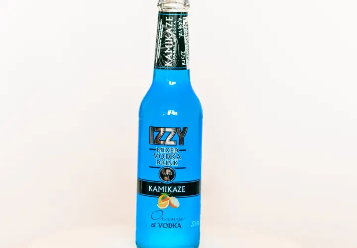 Drinki Izzy w Biedronce - smaki, skład i opinie klientów