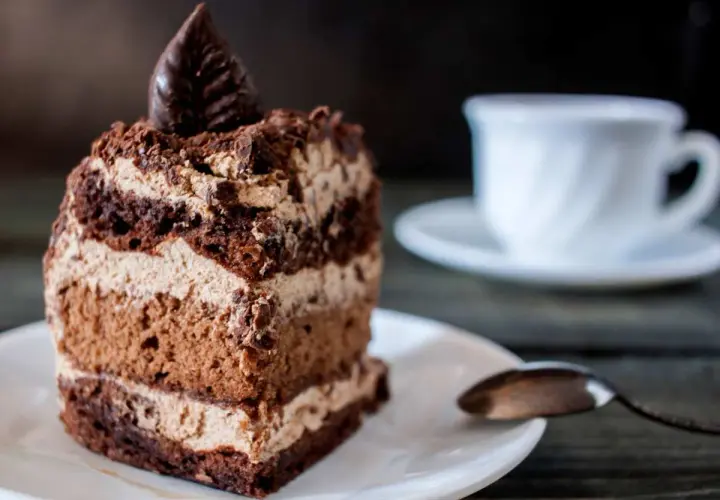 Najlepsze połączenia smaków tortów – jakie smaki pasują do siebie idealnie?