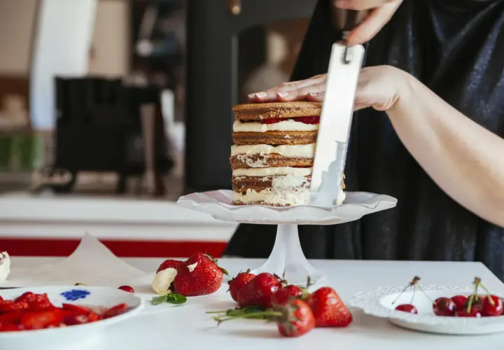 Ile tynku na tort kalkulator – uniknij marnotrawstwa składników