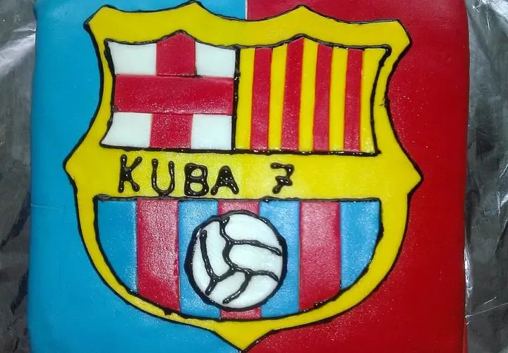 Jak zrobić tort FC Barcelona, który zachwyci każdego fana piłki nożnej