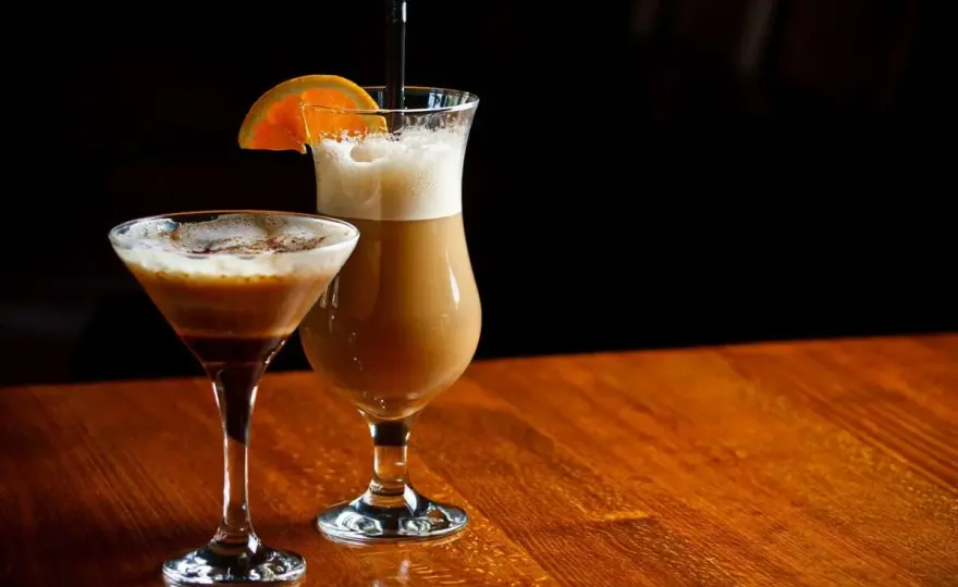 Najlepsze drinki kawowe, które musisz spróbować w swoim domu