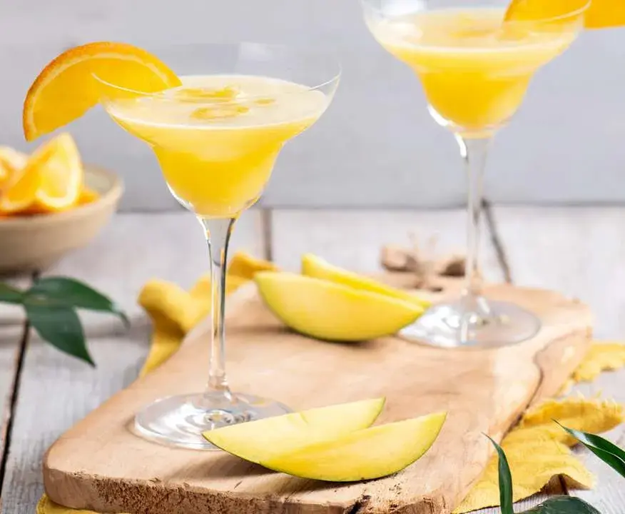 Najlepsze drinki na prosecco, które zaskoczą Twoich gości