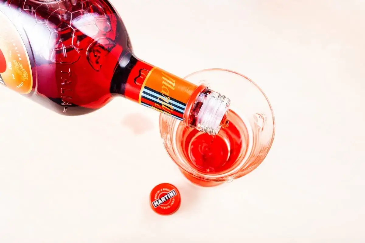 Zdjęcie Najlepsze drinki z martini fiero, które zachwycą Twoich gości