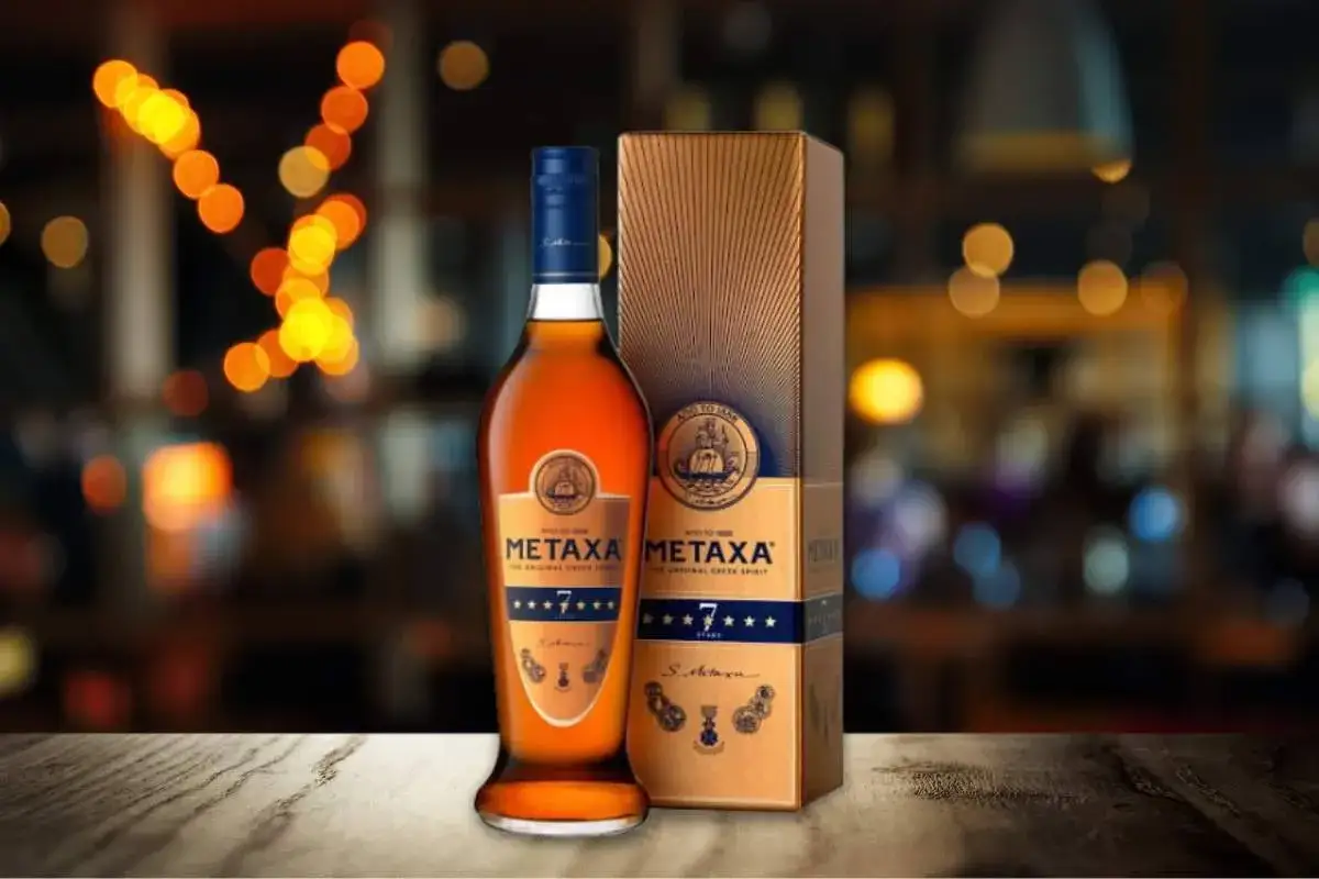 Zdjęcie Jak pić metaxę? Odkryj najlepsze sposoby i przepisy na drinki
