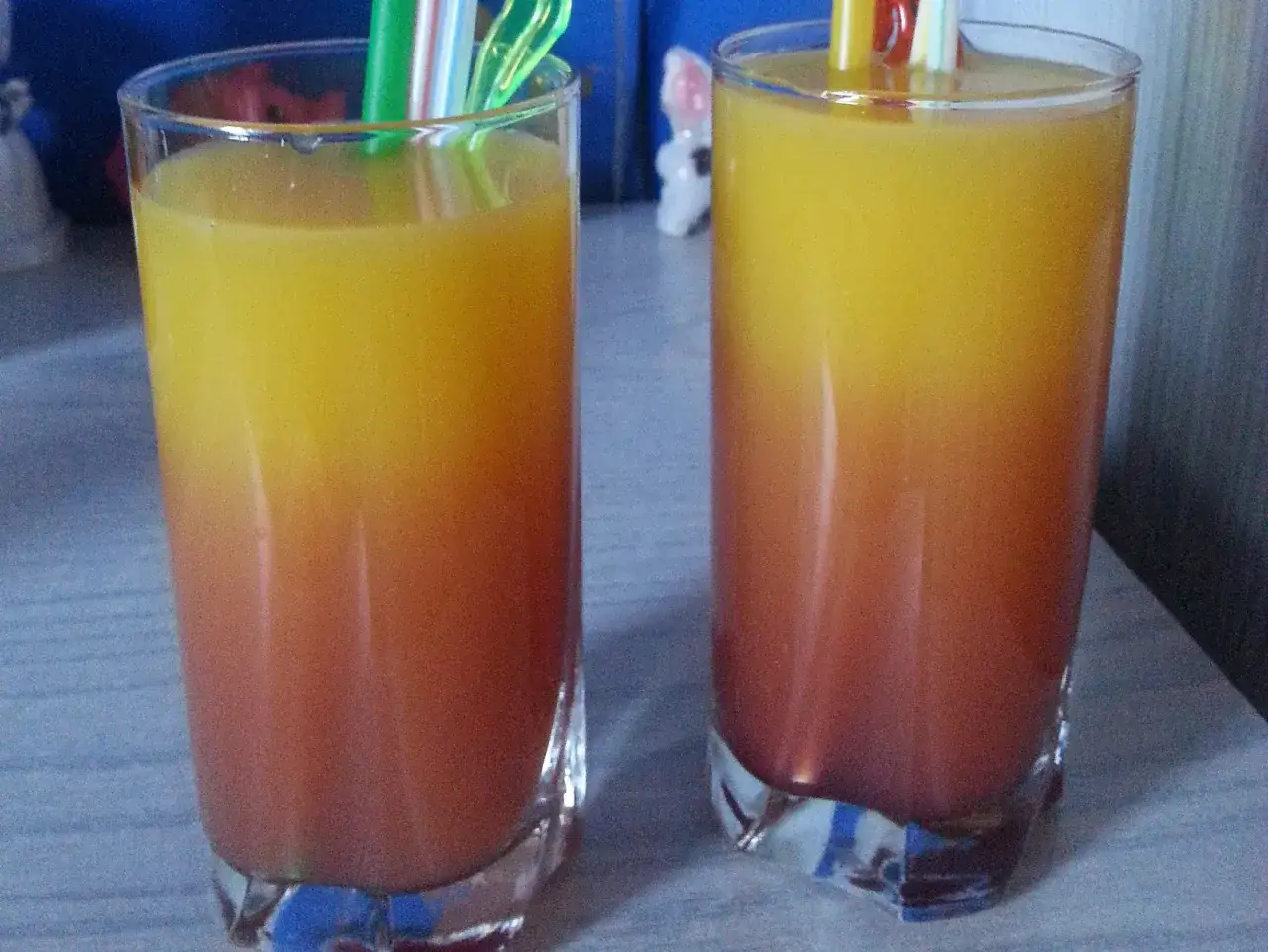 Zdjęcie Pyszne drinki z sokiem malinowym, które zachwycą Twoich gości