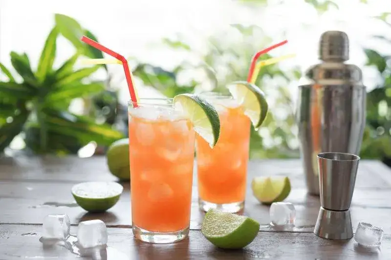 Zdjęcie Pyszne drinki ze Spritem, które zaskoczą Twoich gości